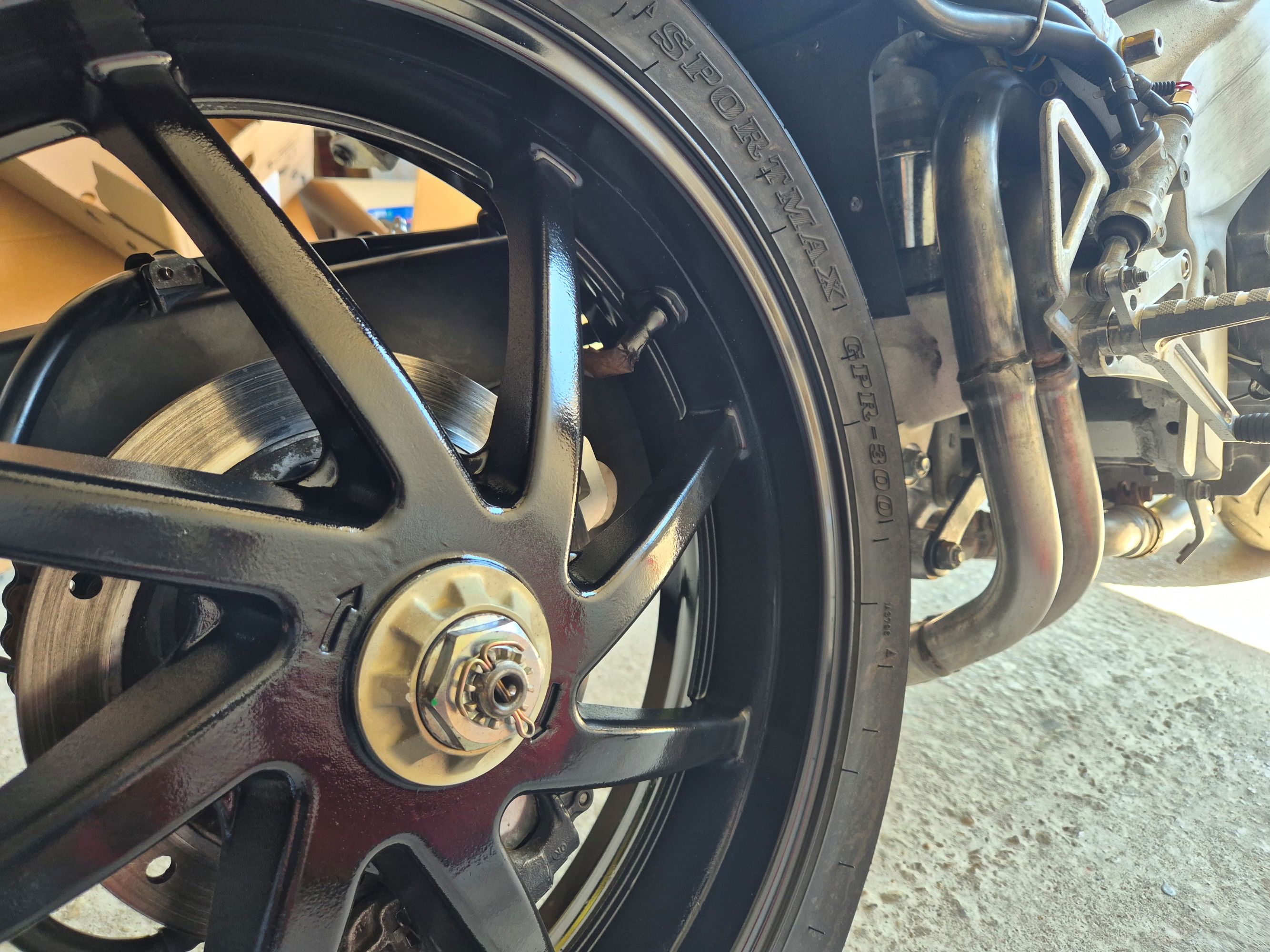 Honda RVF400R NC35 – 18,101 km / Mechanically Perfect /Y2000